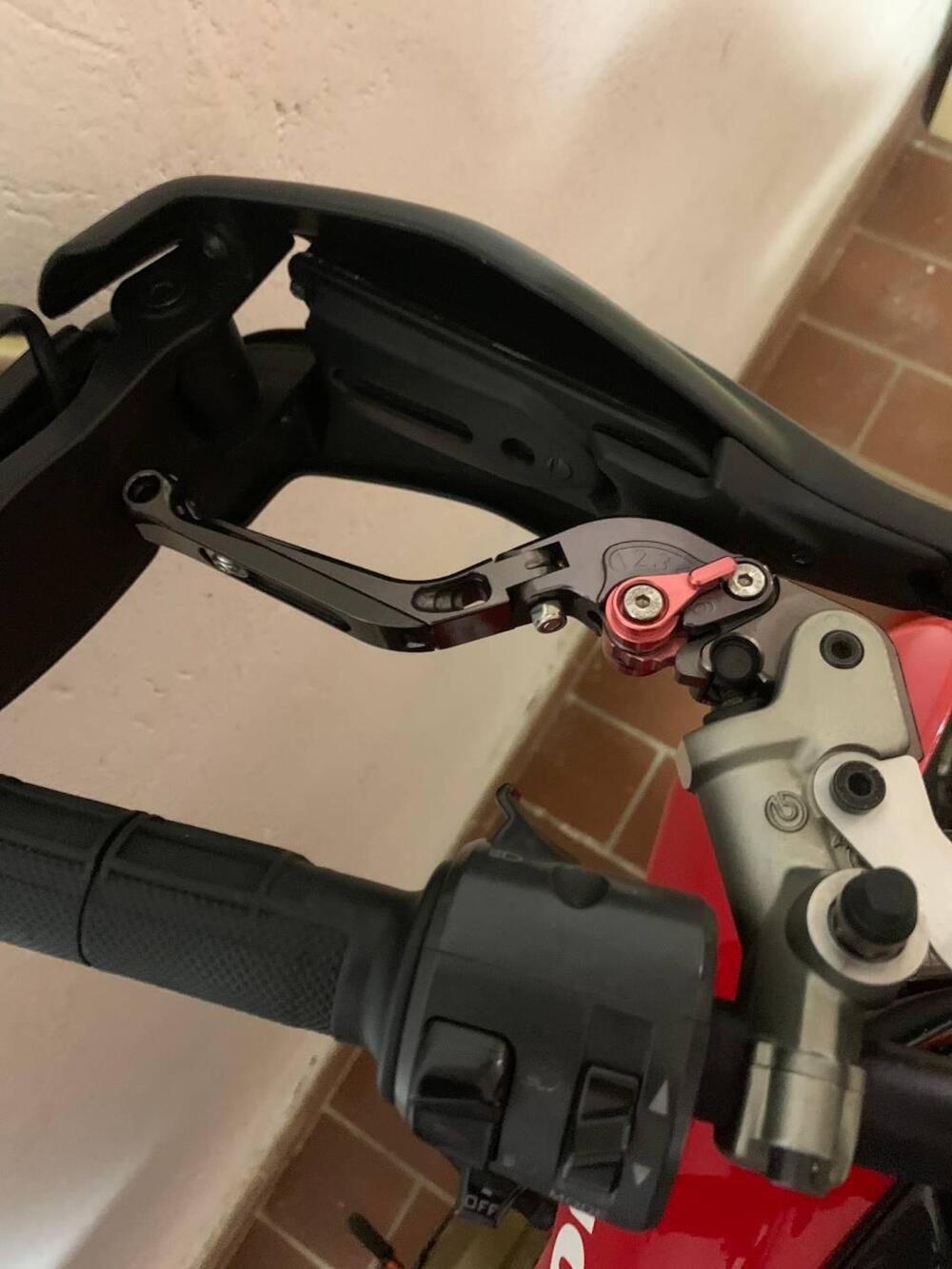 Ducati Hypermotard 1100 S (2007 - 09) (10)