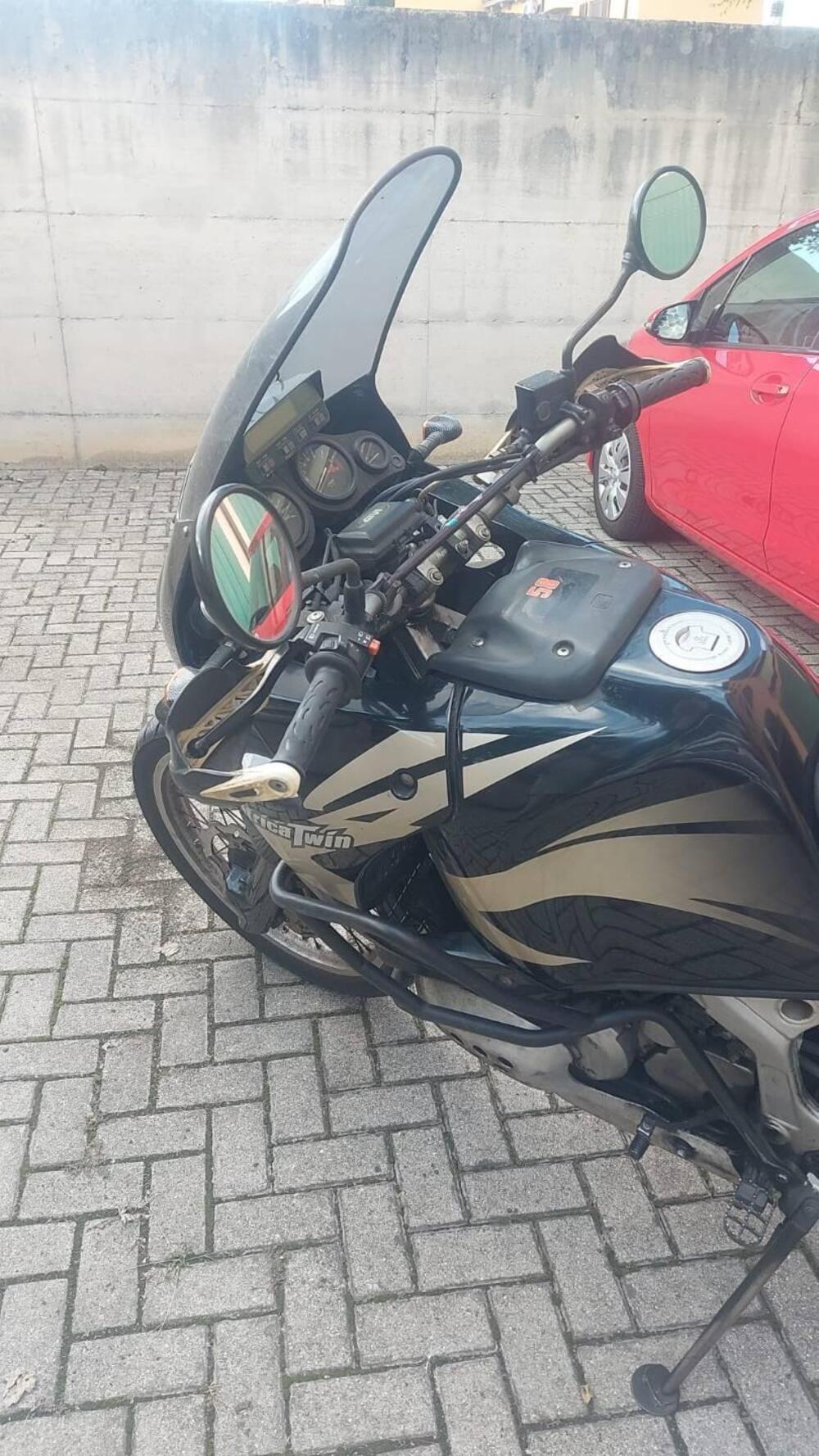 Honda Africa Twin XRV 750 (1996 - 02) (2)