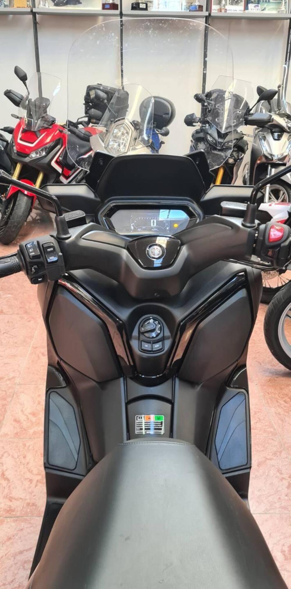 Yamaha X-Max 300 (2025 - 26) (3)