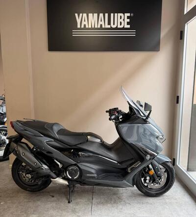 Yamaha T-Max 560 Tech Max (2021) usata