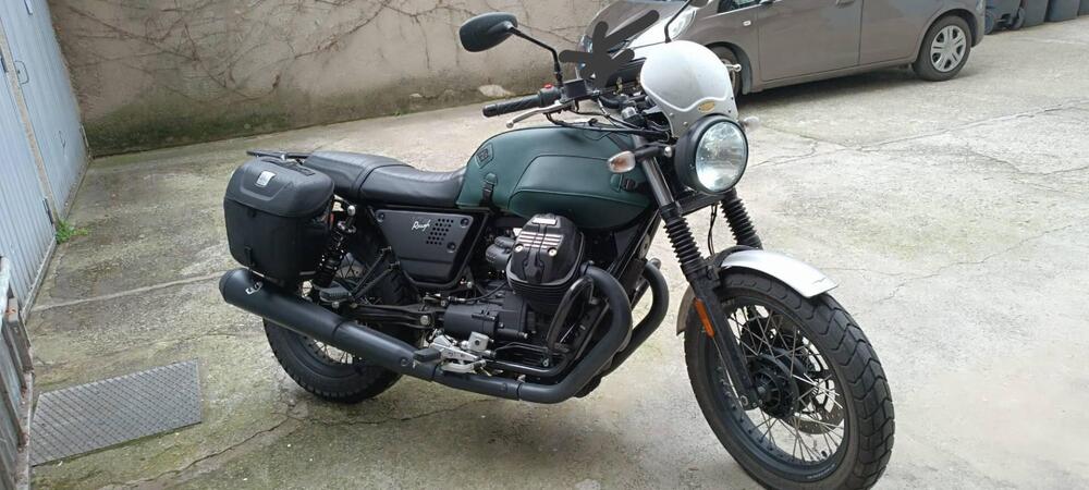 Moto Guzzi V7 III Rough (2018 - 20) (2)