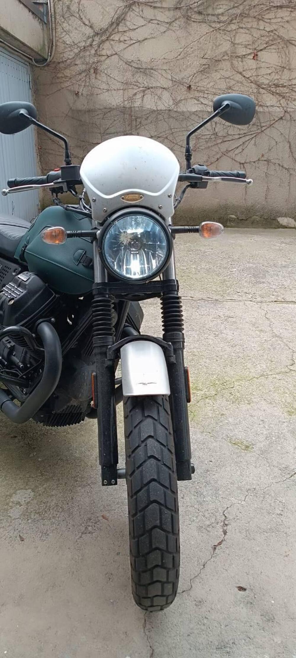 Moto Guzzi V7 III Rough (2018 - 20) (5)