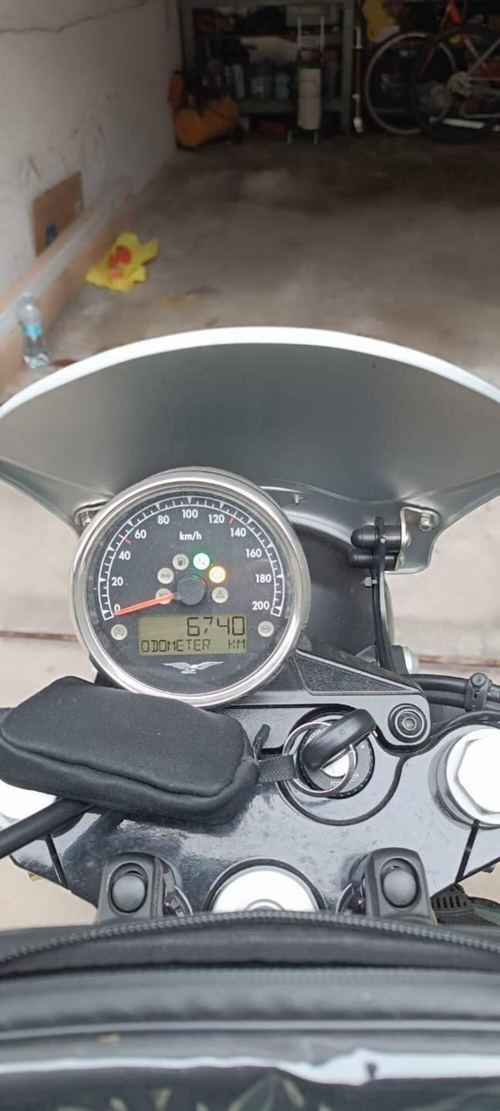 Moto Guzzi V7 III Rough (2018 - 20) (6)