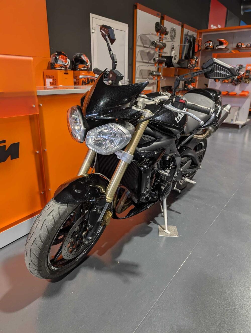 Triumph Street Triple (2013) (3)