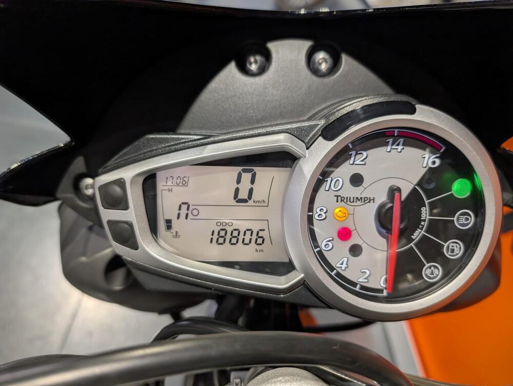 Triumph Street Triple (2013) (4)