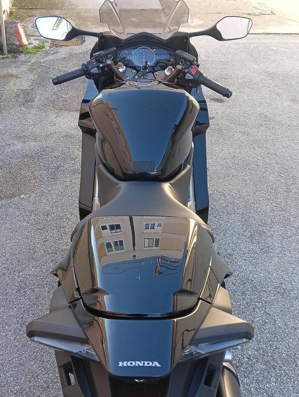 Honda VFR 800 F (2014 - 16) (6)