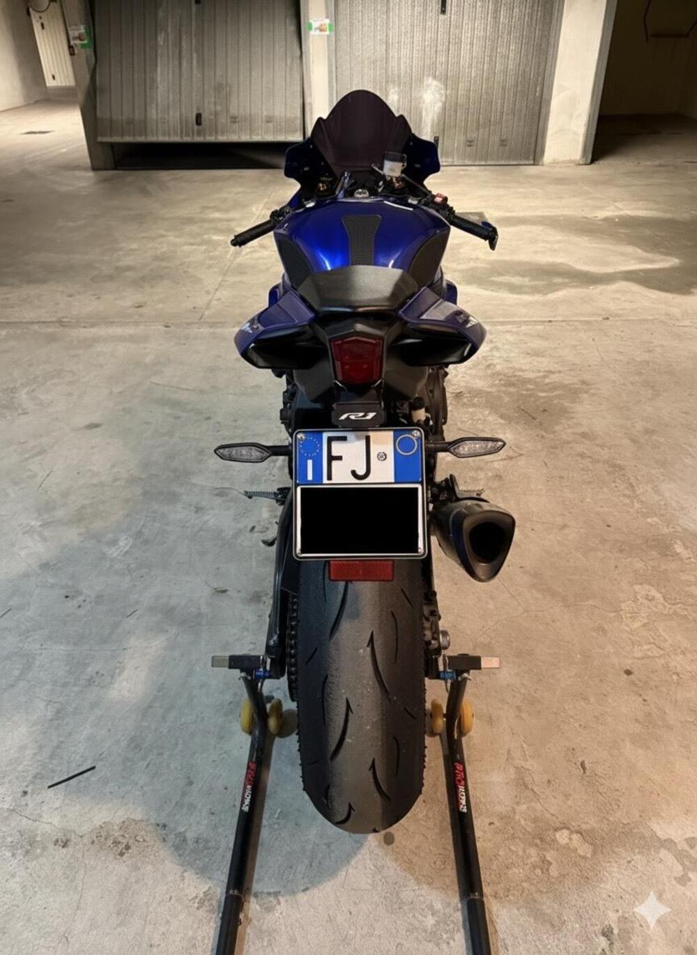 Yamaha YZF R1 (2020 - 25) (4)