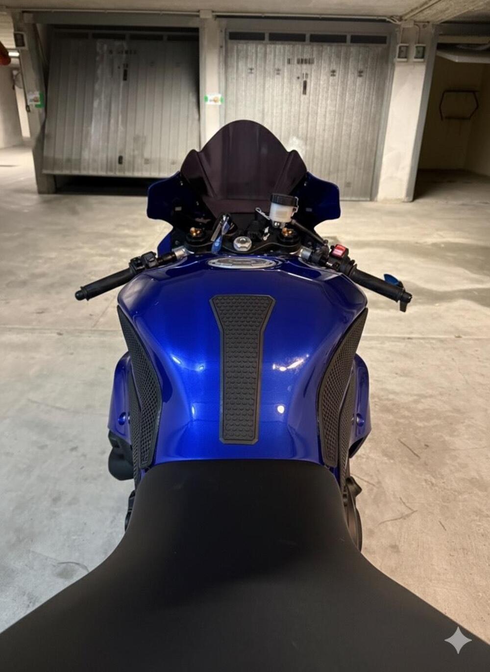 Yamaha YZF R1 (2020 - 25) (5)