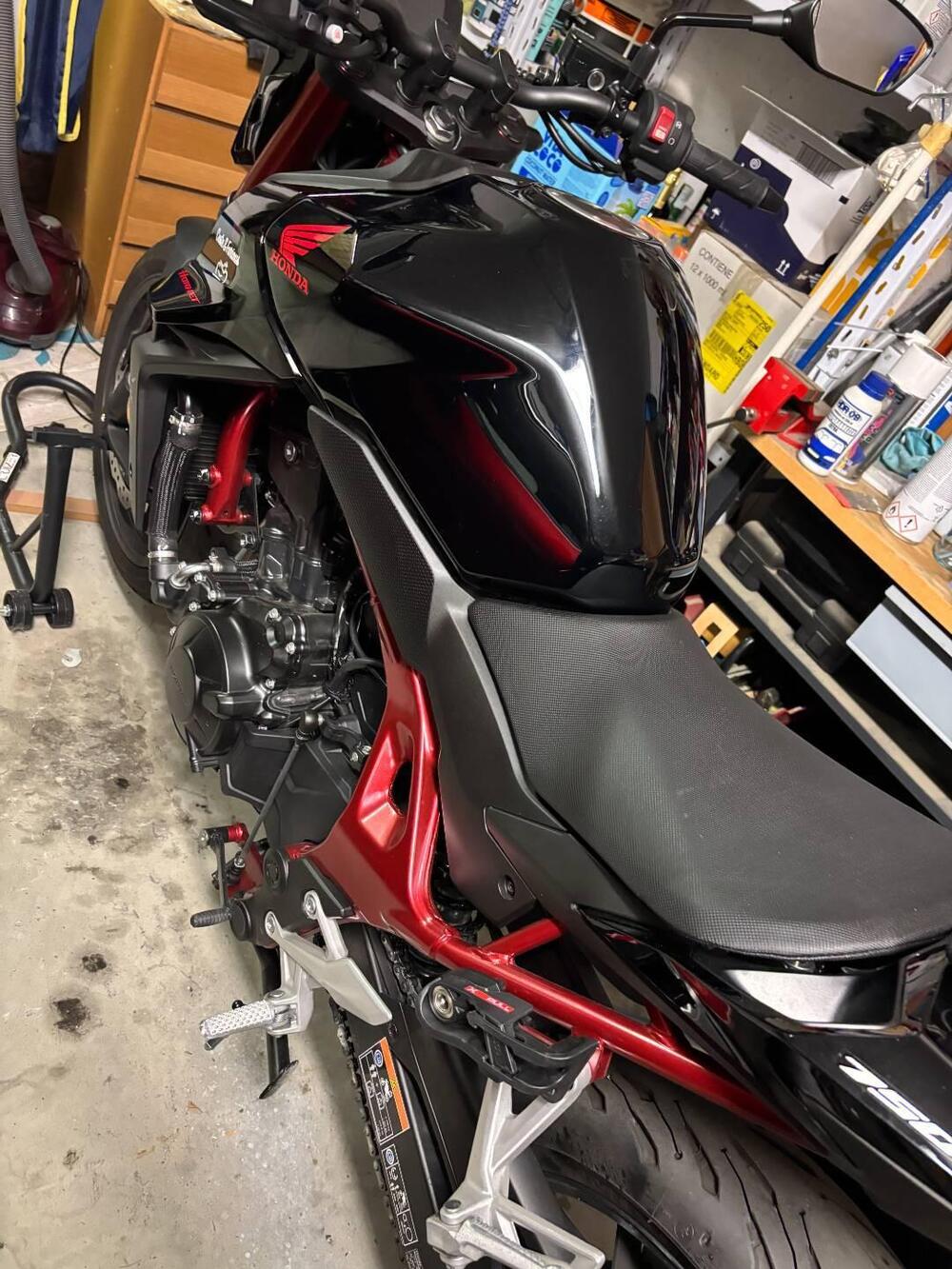 Honda CB 750 Hornet (2023 - 24) (3)