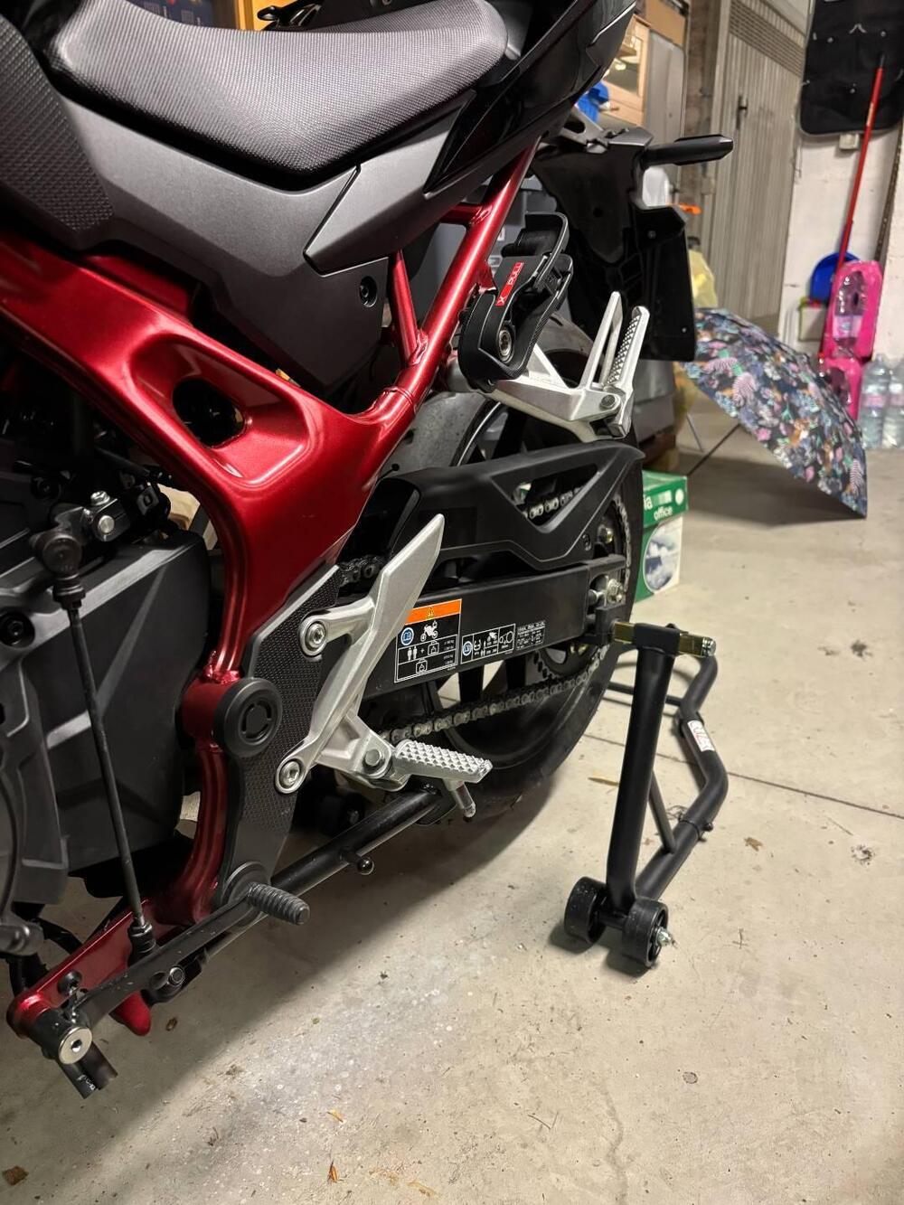 Honda CB 750 Hornet (2023 - 24) (5)