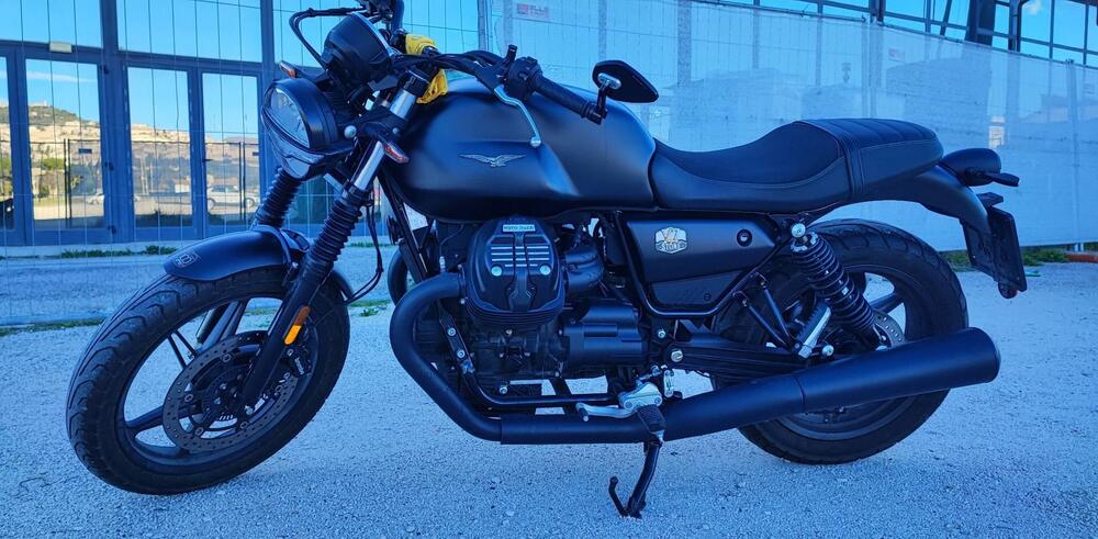 Moto Guzzi V7 850 Stone Special Abs (2021)