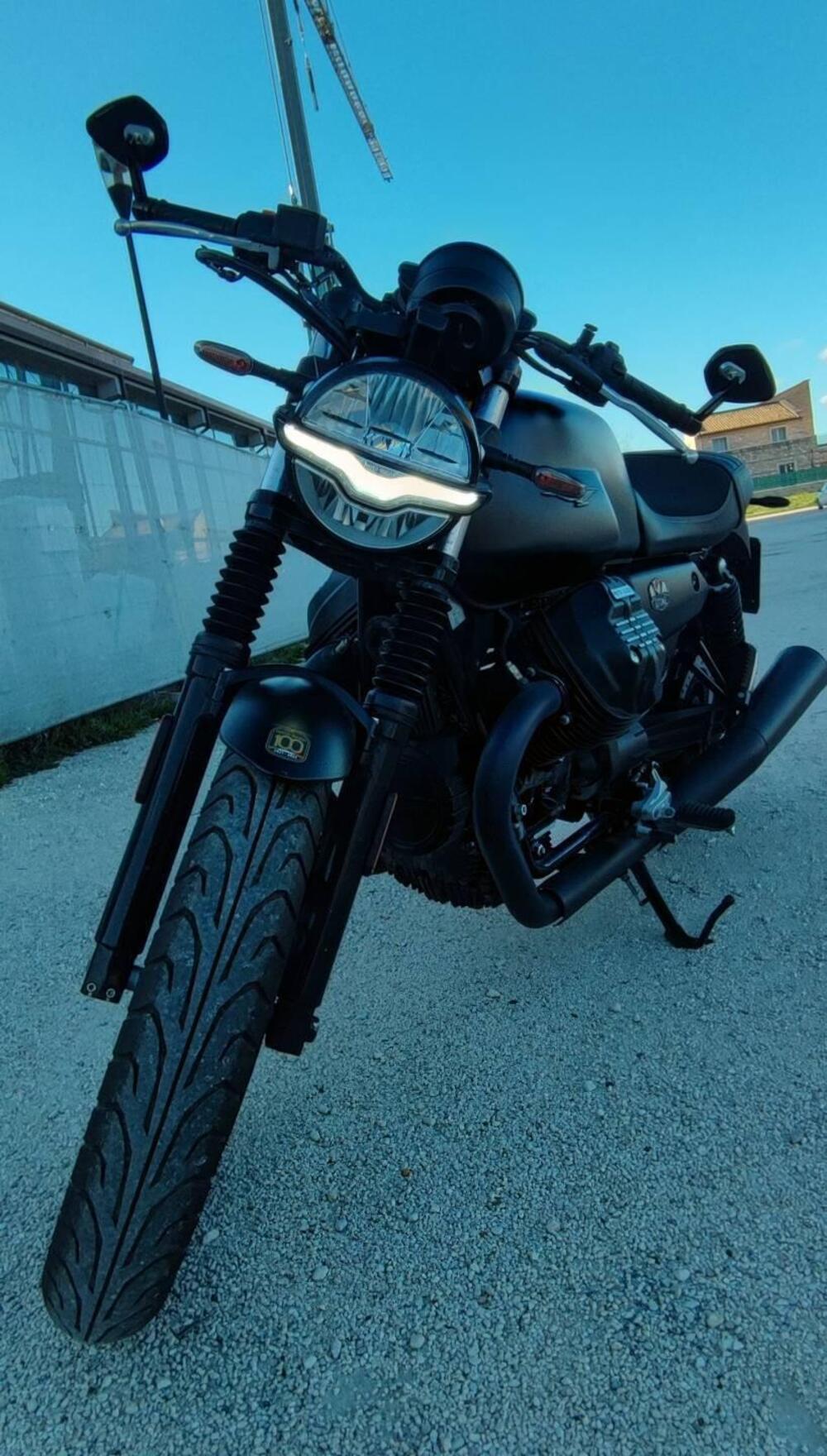 Moto Guzzi V7 850 Stone Special Abs (2021) (2)