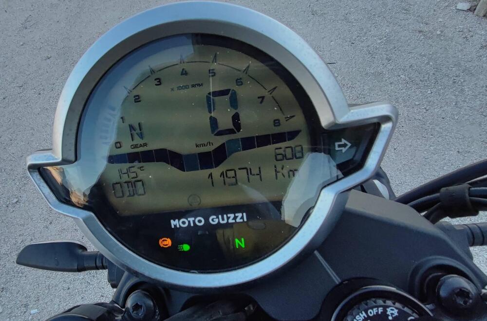 Moto Guzzi V7 850 Stone Special Abs (2021) (5)