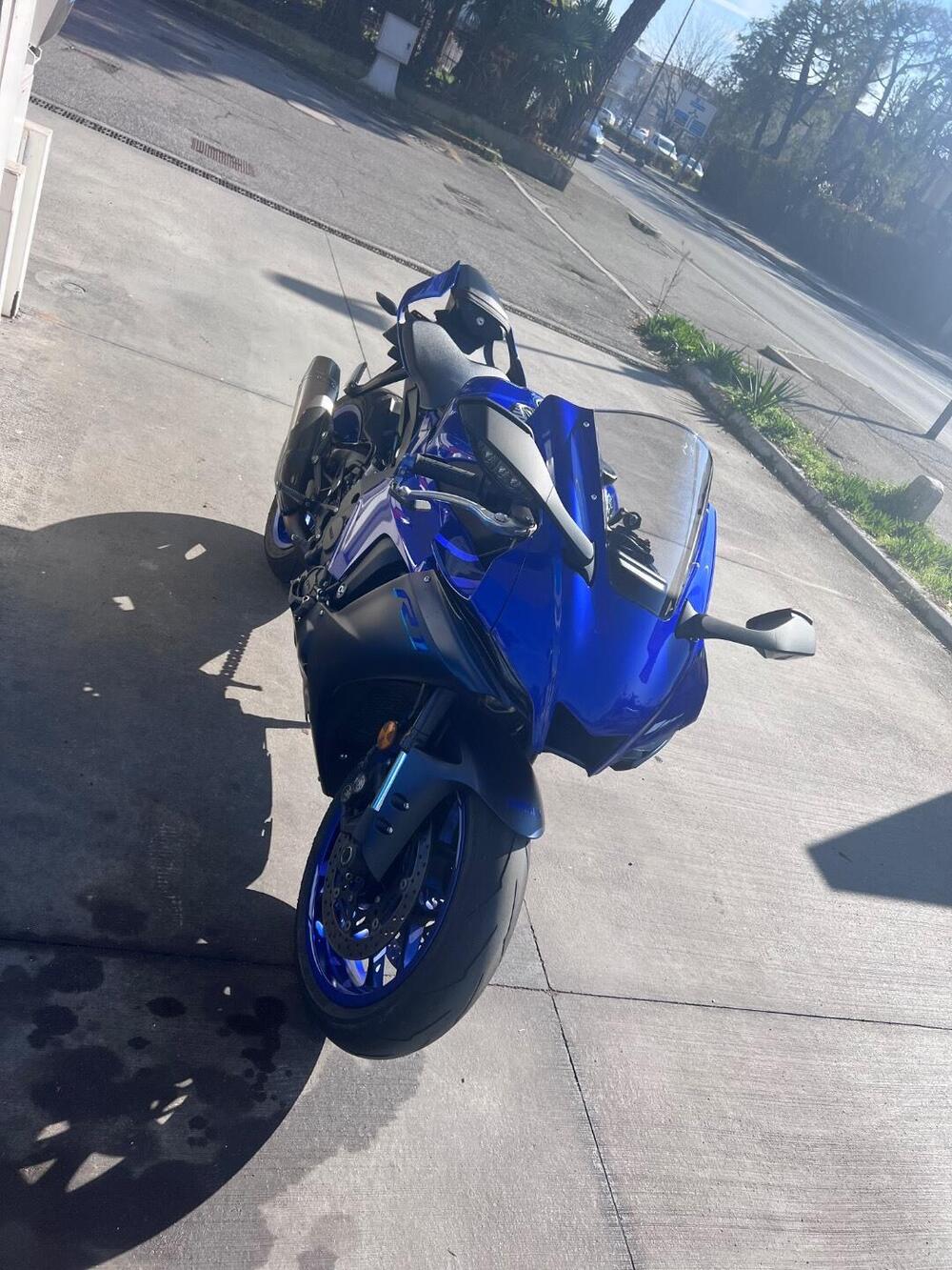 Yamaha YZF R1 (2020 - 25) (2)