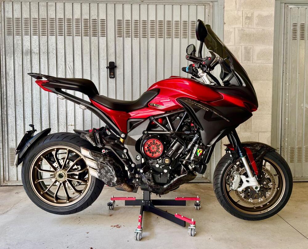 MV Agusta Turismo Veloce 800 Lusso SCS (2021 - 26) (3)