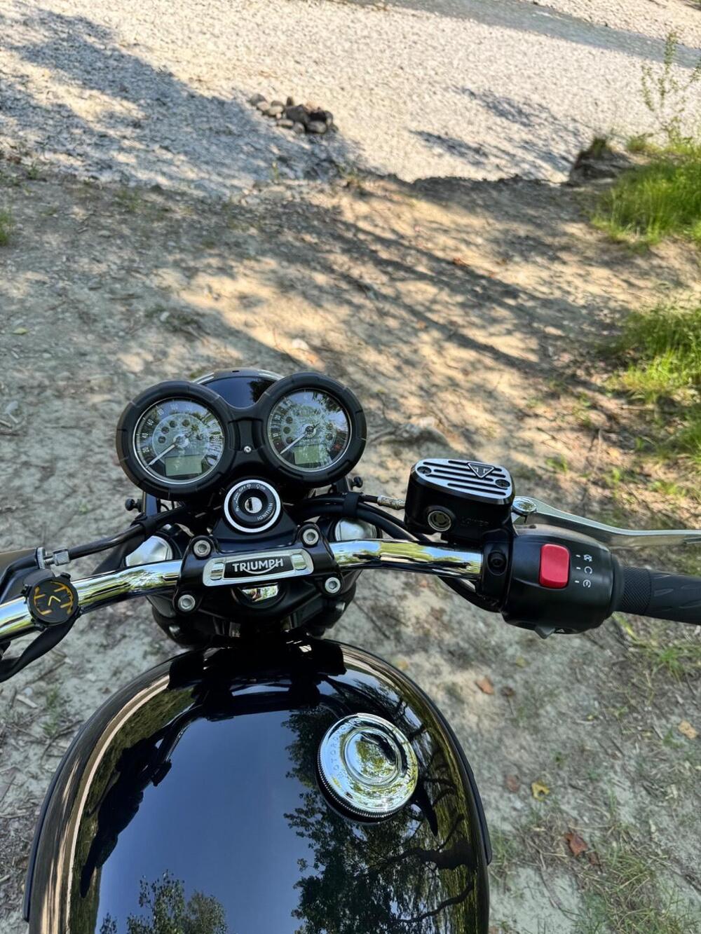 Triumph Bonneville T100 (2021 - 25) (2)