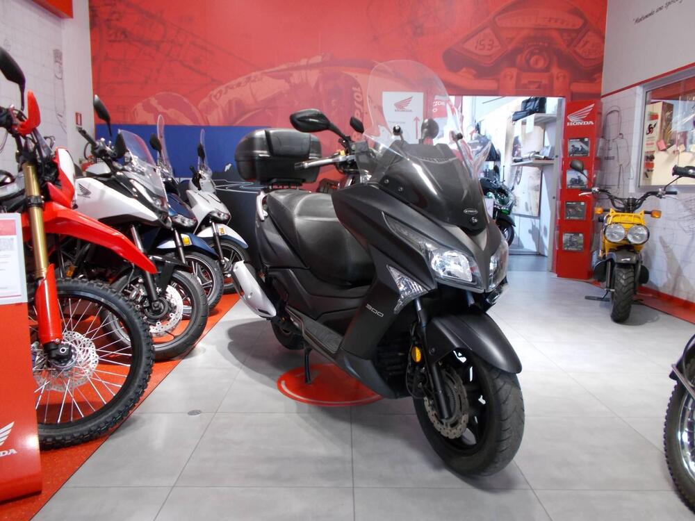 Kymco X-Town 300i ABS (2016 - 20) (8)