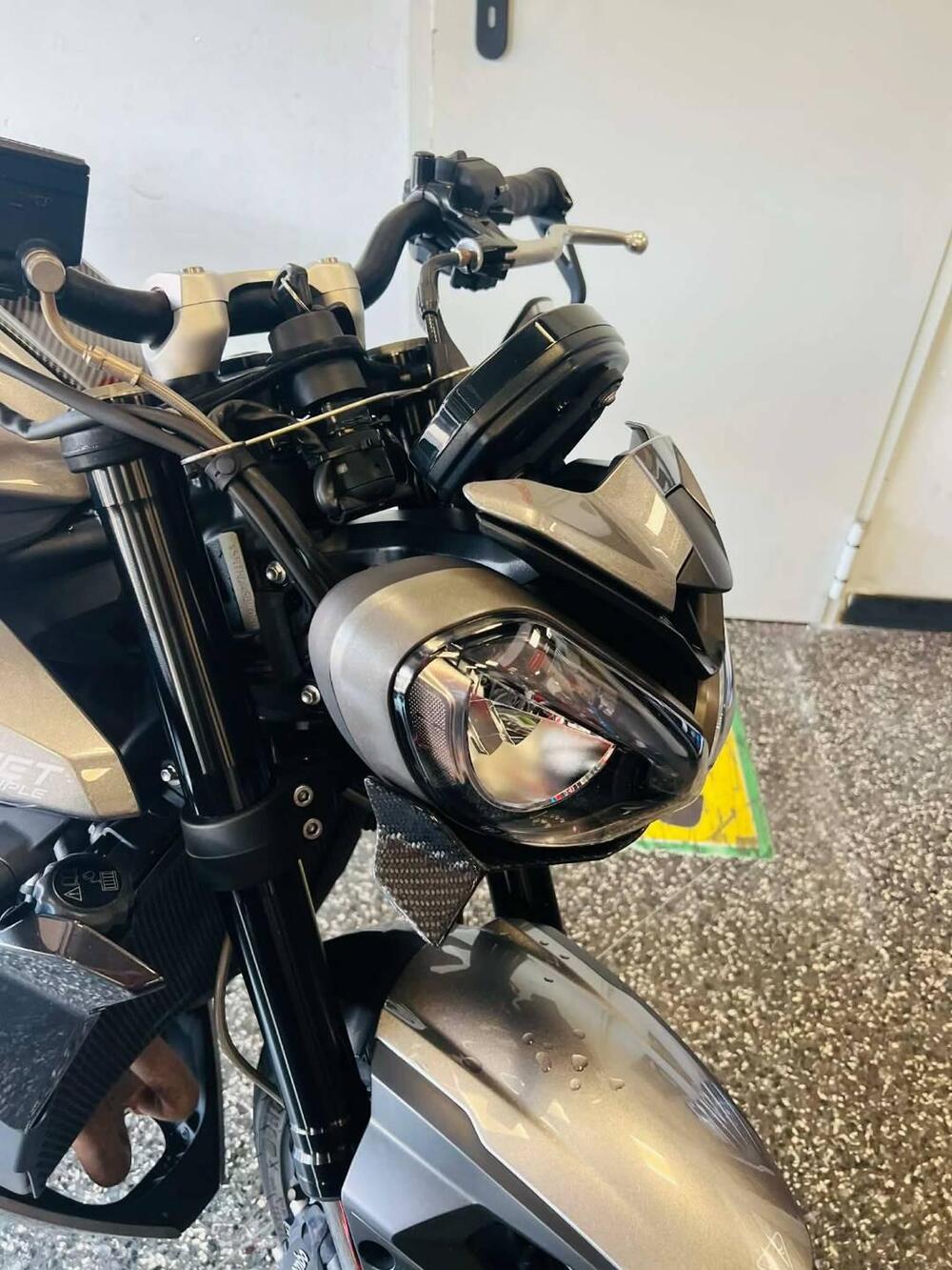 Triumph Street Triple 765 R (2023 - 26) (13)