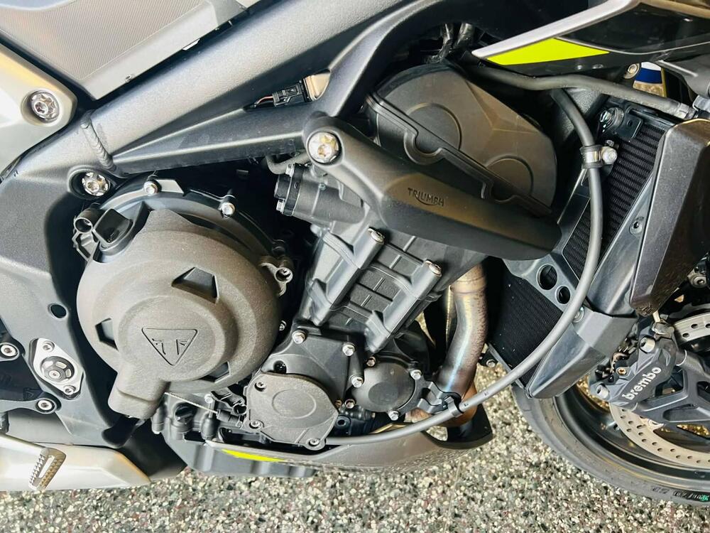 Triumph Street Triple 765 R (2023 - 26) (14)