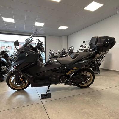 Yamaha T-Max 560 (2022 - 24) usata