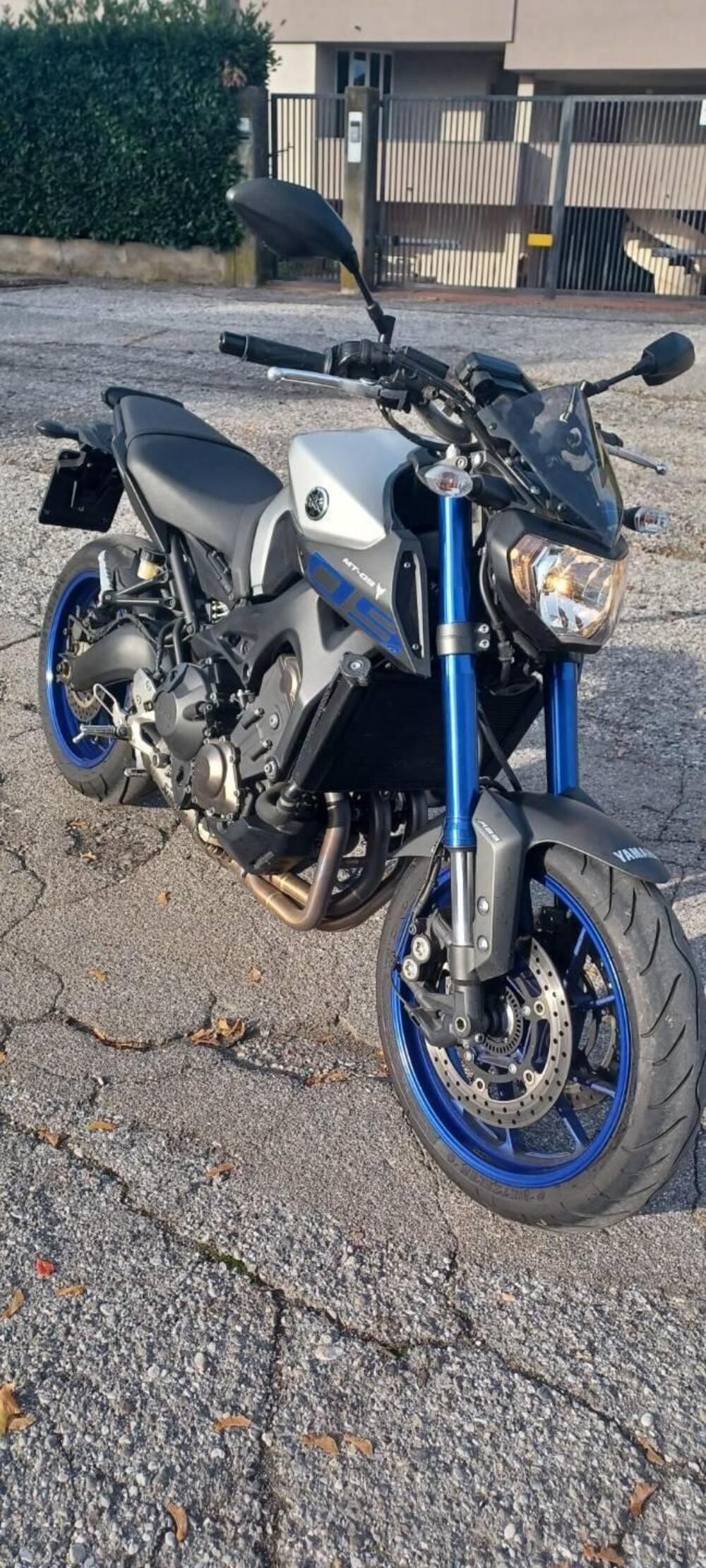 Yamaha MT-09 ABS (2016) (2)