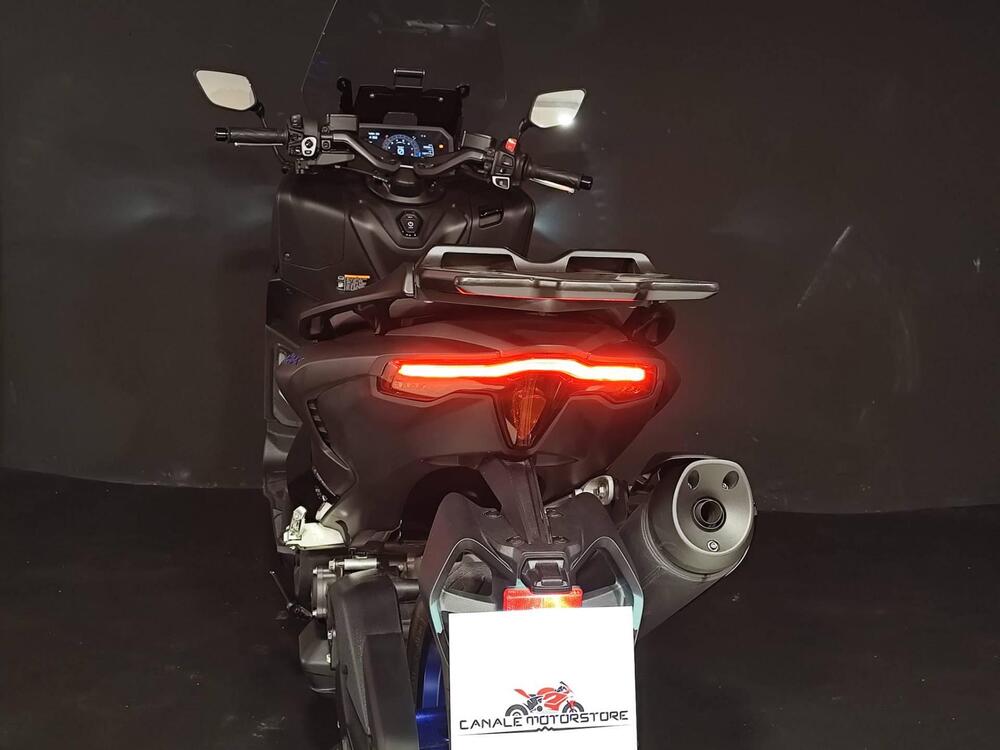 Yamaha T-Max 560 (2022 - 24) (4)