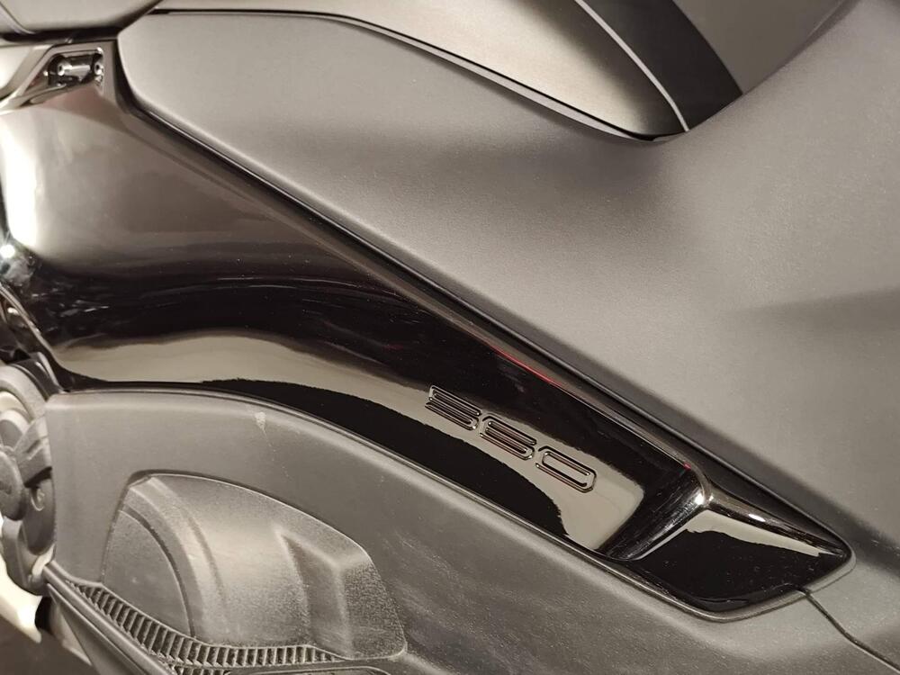 Yamaha T-Max 560 (2022 - 24) (15)