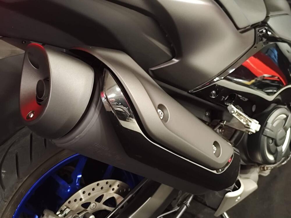 Yamaha T-Max 560 (2022 - 24) (17)