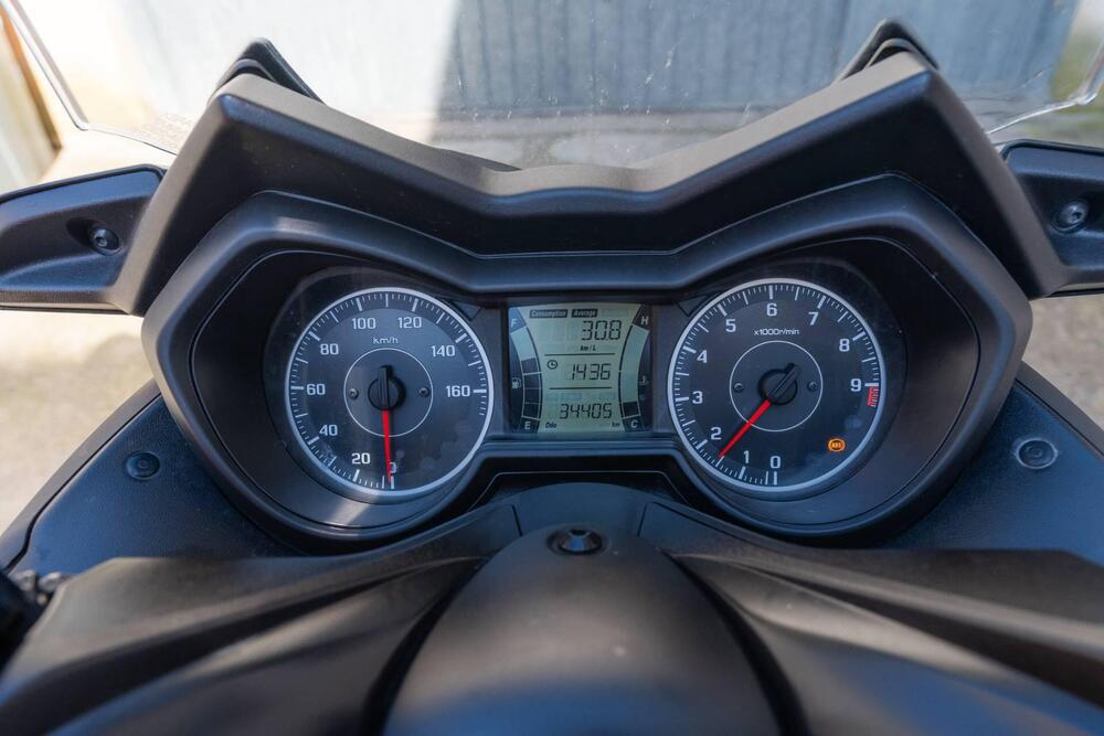 Yamaha X-Max 300 ABS (2017 - 20) (4)