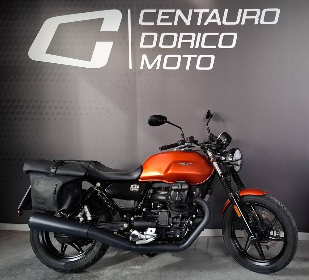 Moto Guzzi V7 Stone (2021 - 24)