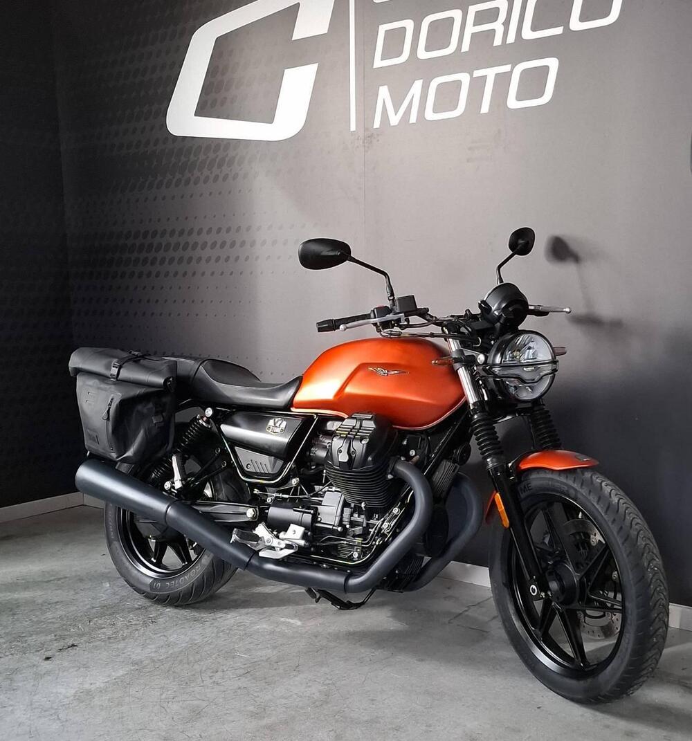 Moto Guzzi V7 Stone (2021 - 24) (3)