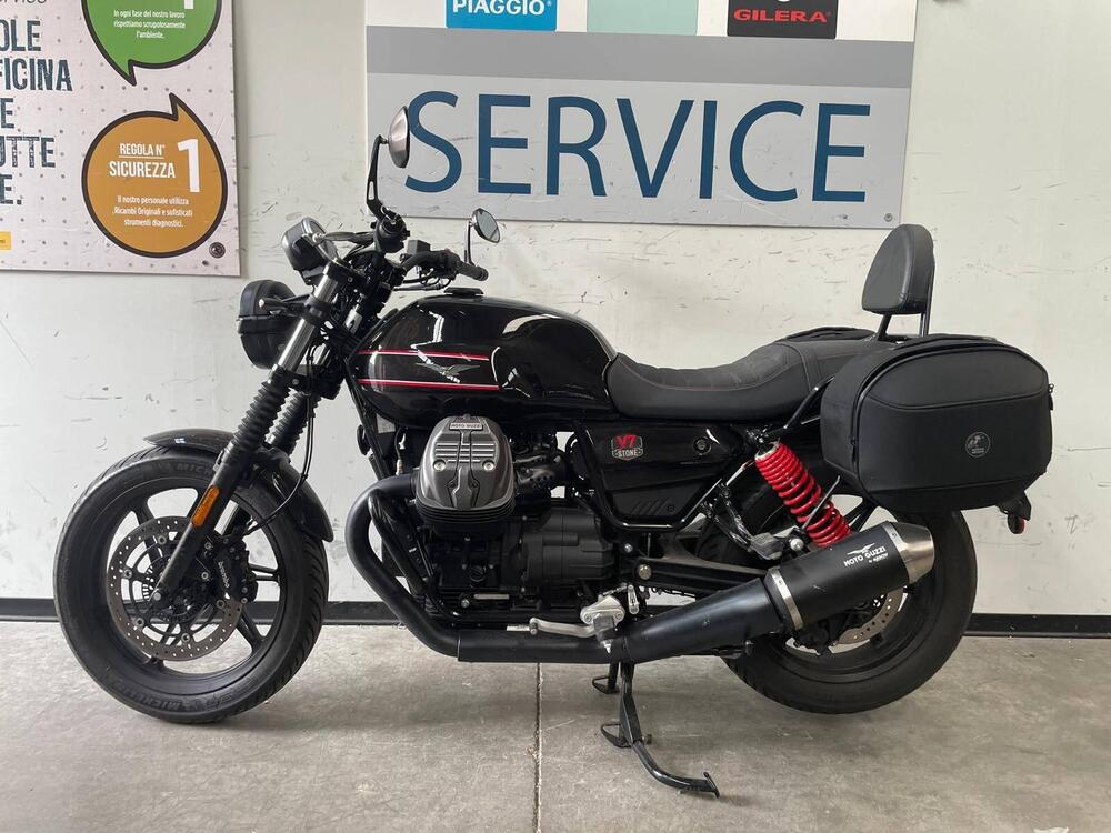 Moto Guzzi V7 Stone Special Edition (2022 - 25) (2)