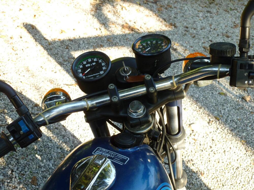 Aermacchi Harley-Davidson SST-250 (4)