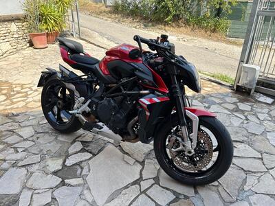 MV Agusta Brutale 1000 RS (2022 - 26) usata