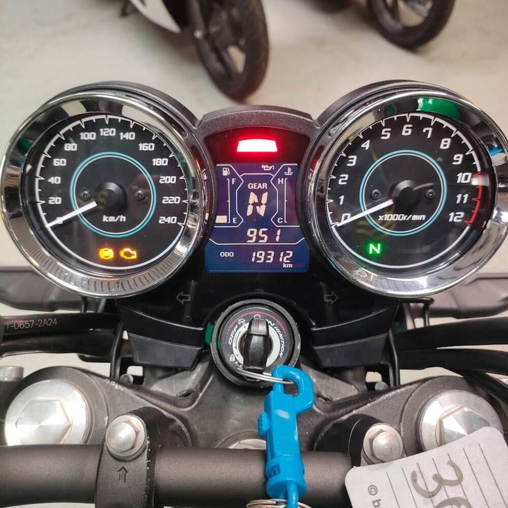 Kawasaki Z 650 RS (2022 - 24) (4)