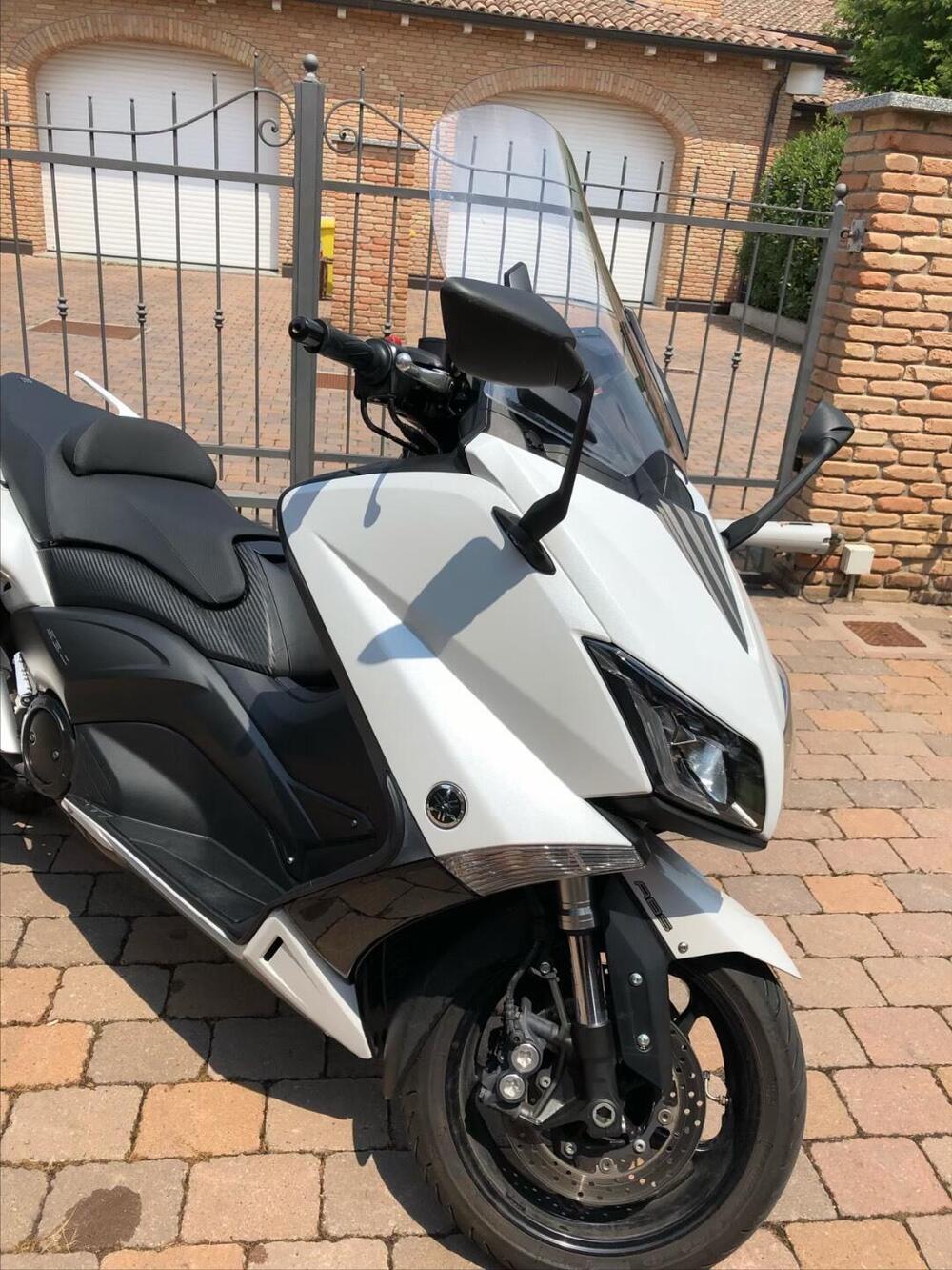 Yamaha T-Max 530 (2015 - 16) (7)