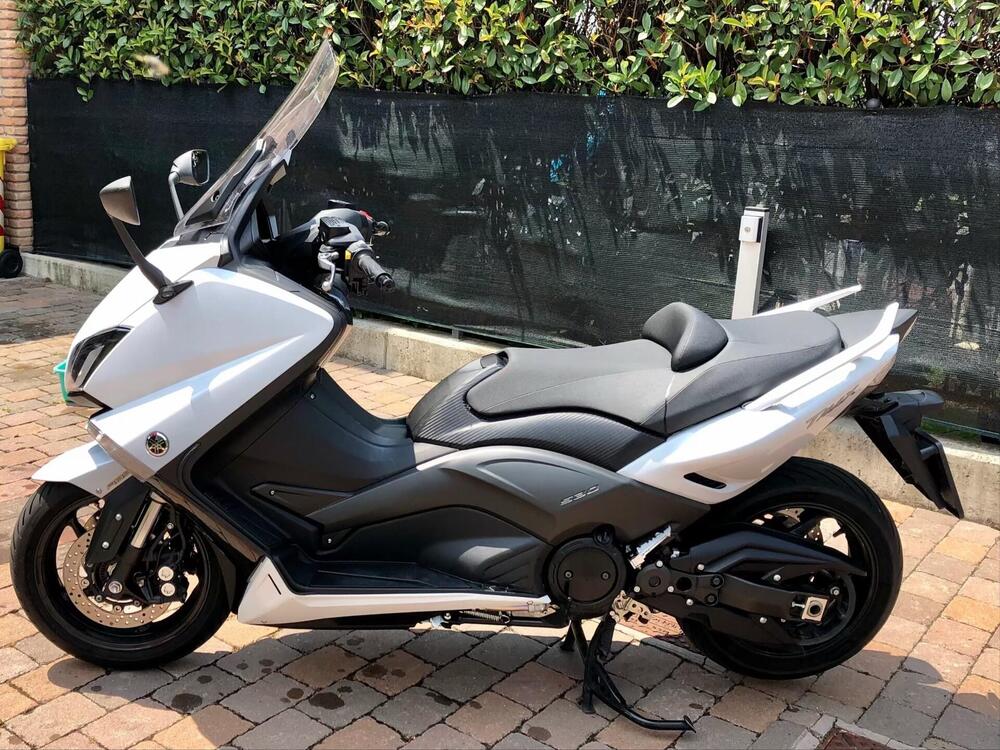 Yamaha T-Max 530 (2015 - 16)