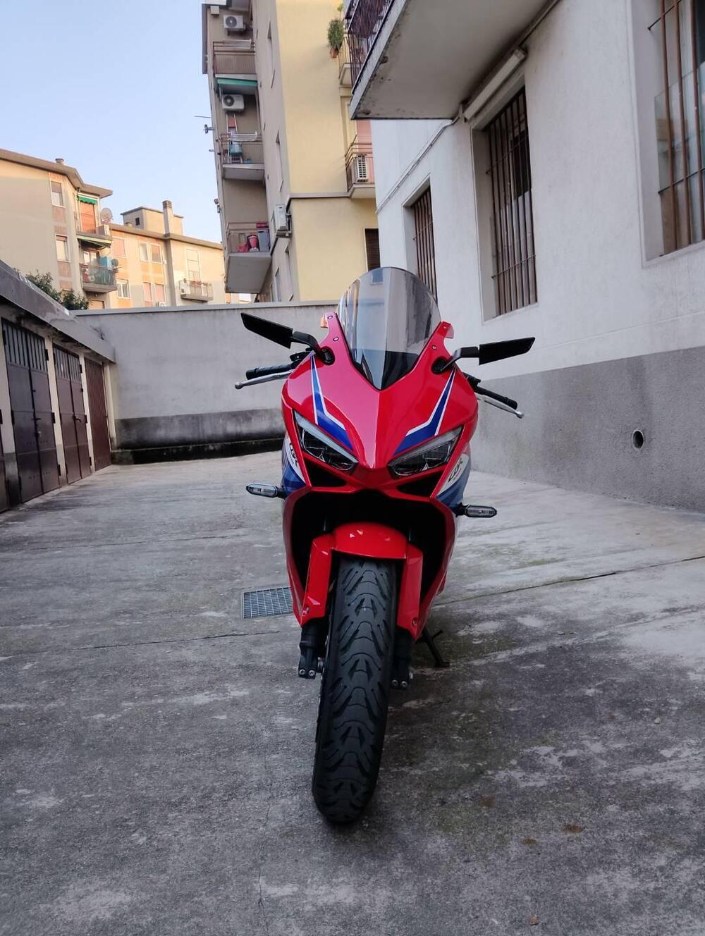 Honda CBR 650 R E-Clutch (2024 - 26) (2)