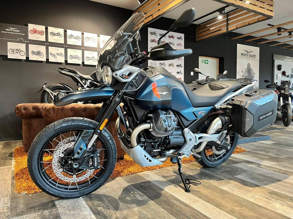 Moto Guzzi V85 TT Travel (2024 - 26) (4)