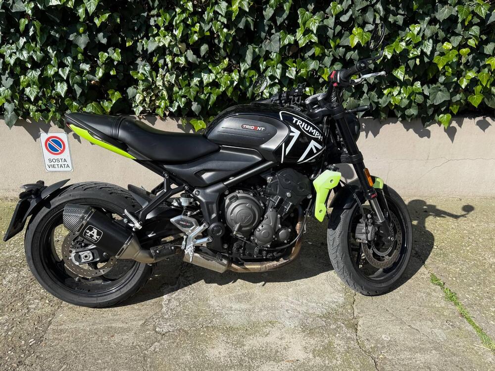 Triumph Trident 660 Triple Tribute Edition (2024) (2)