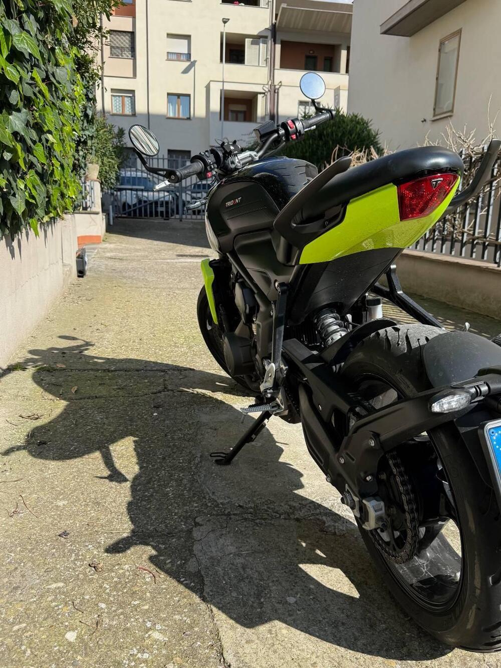 Triumph Trident 660 Triple Tribute Edition (2024) (4)