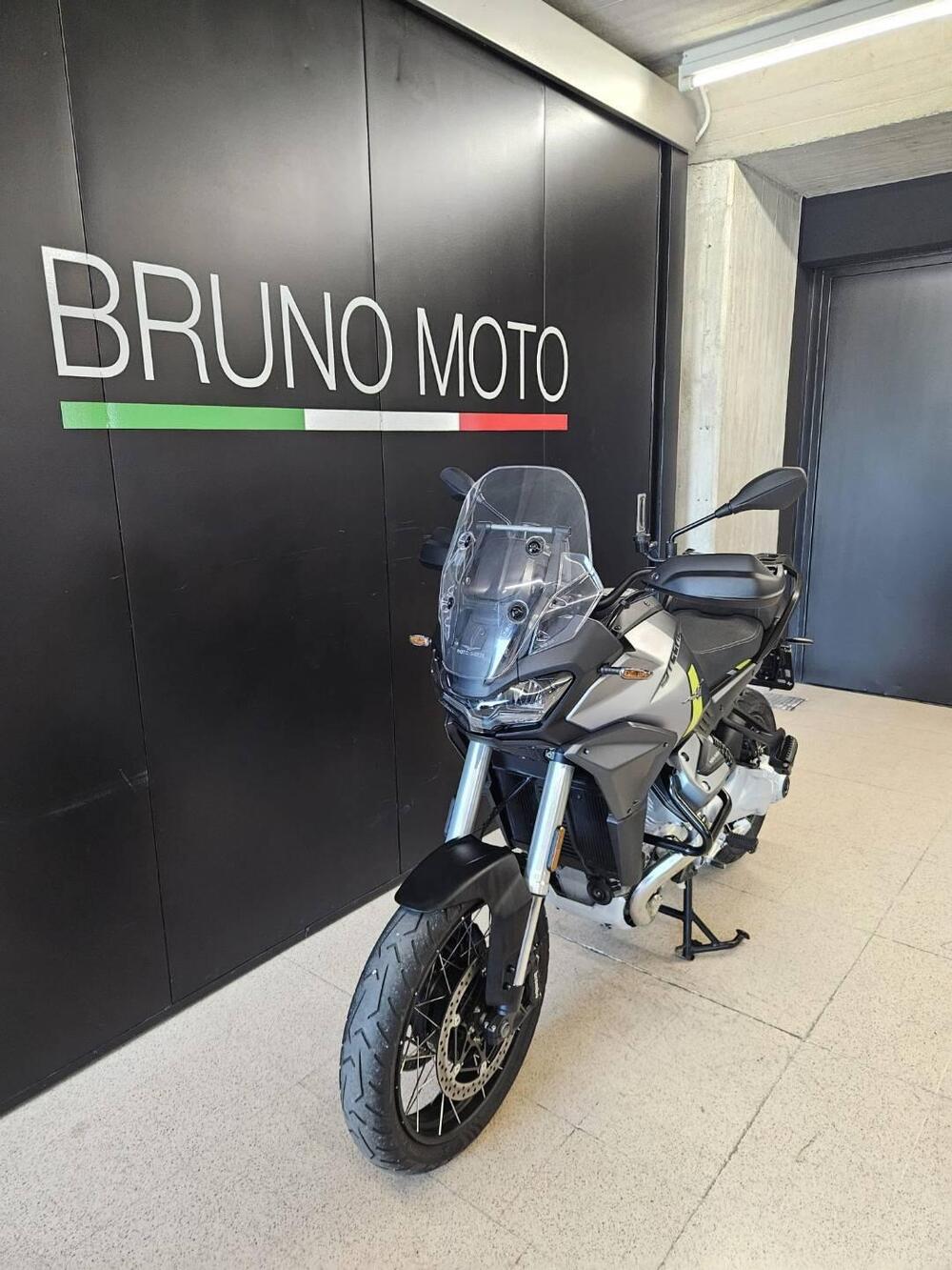 Moto Guzzi Stelvio (2024 - 26) (3)