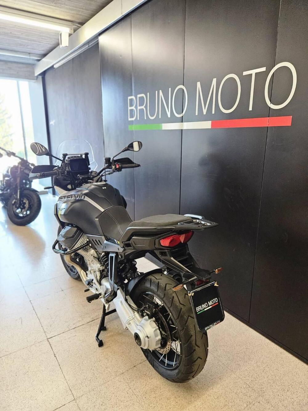 Moto Guzzi Stelvio (2024 - 26) (4)