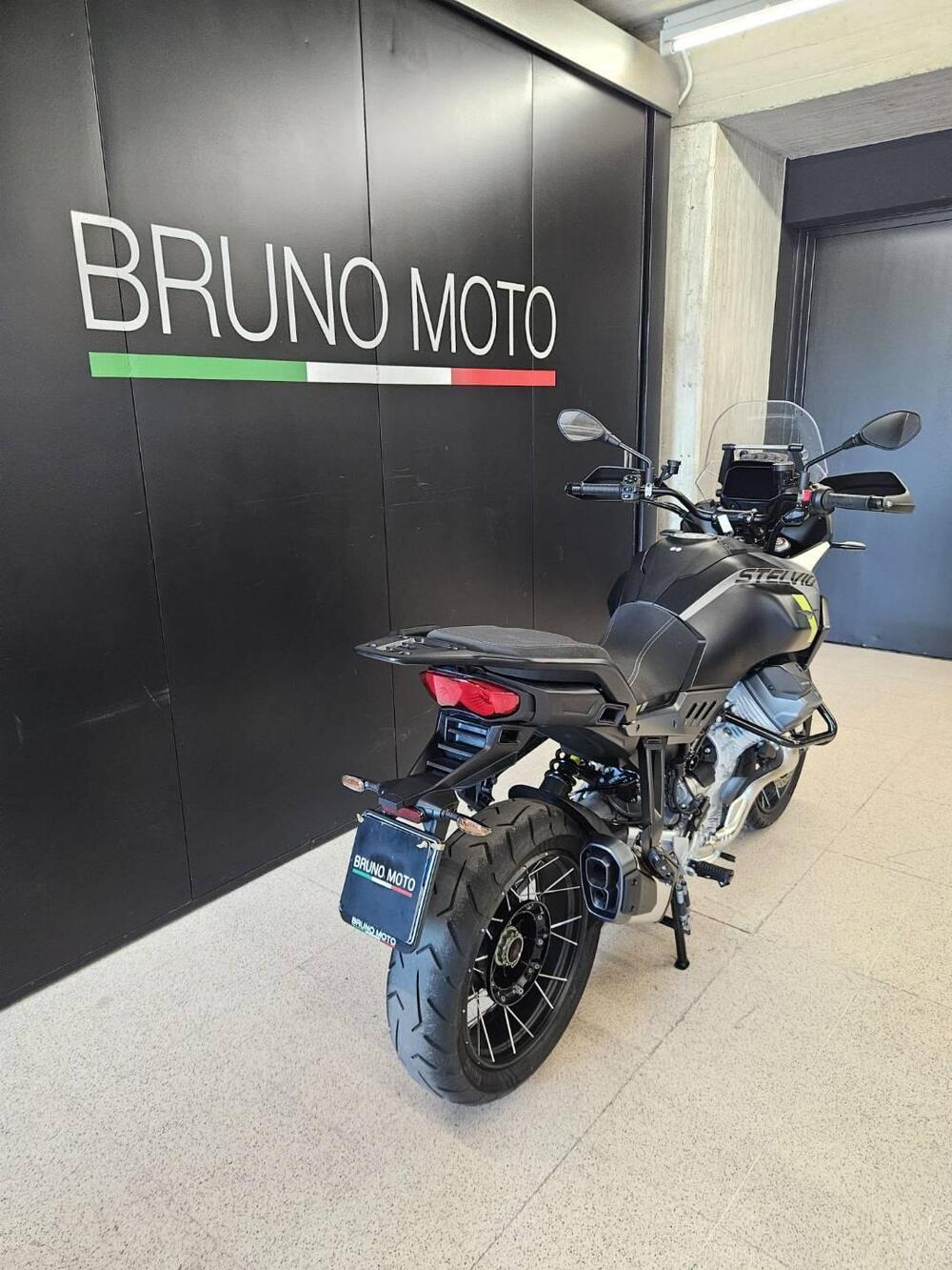 Moto Guzzi Stelvio (2024 - 26) (7)