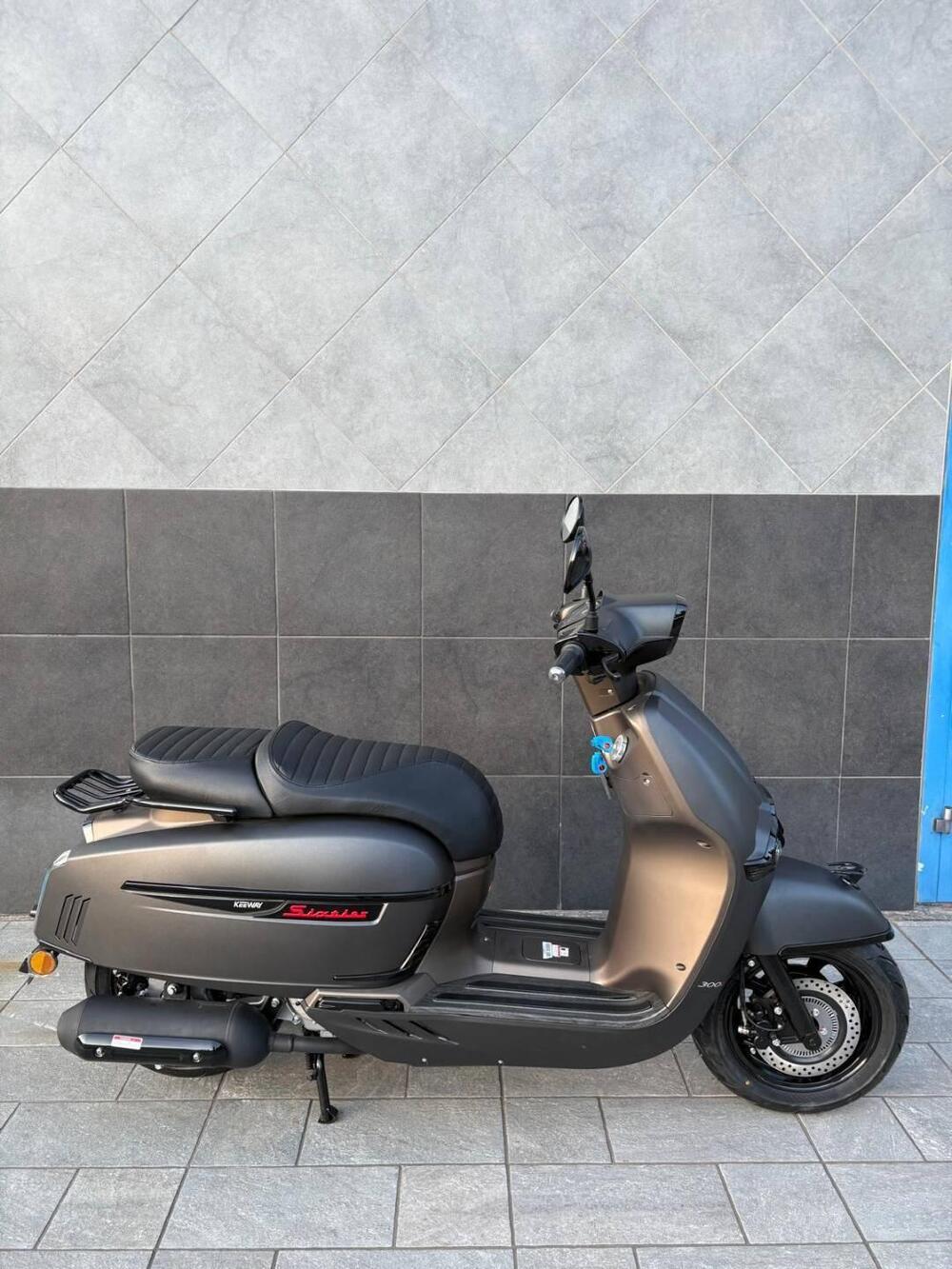 Keeway Motor Sixties 300i (2023 - 25) (4)