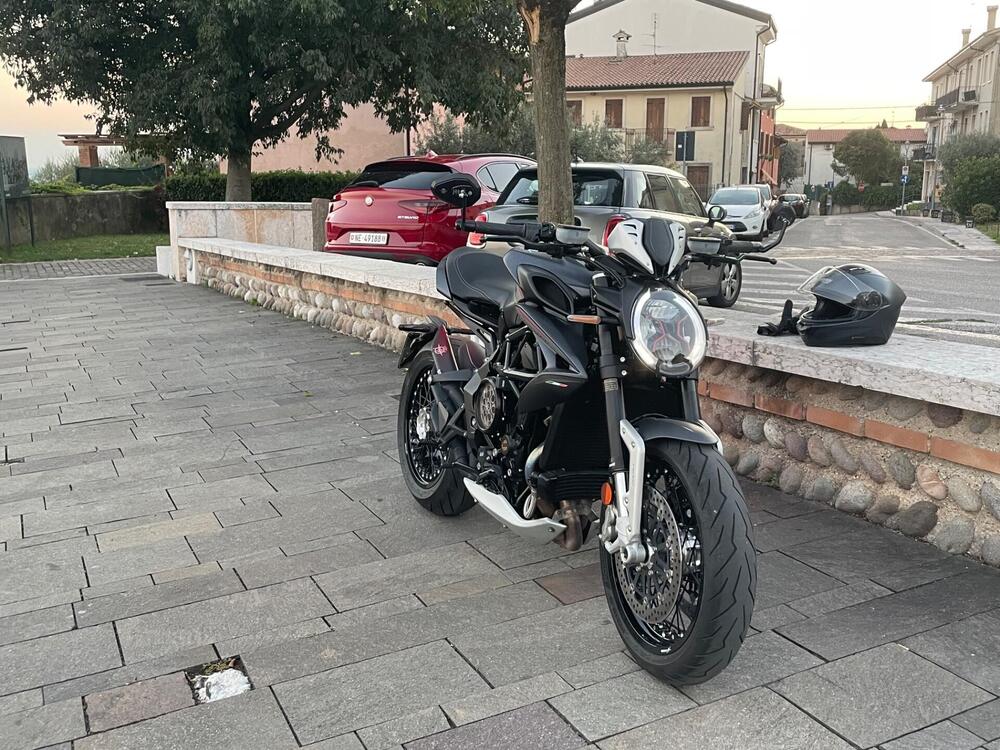 MV Agusta Dragster 800 RR SCS (2021 - 25) (2)