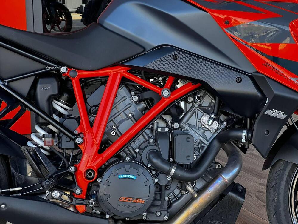 KTM 1290 Super Duke GT (2022 - 25) (6)