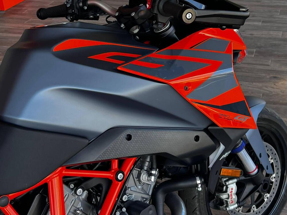 KTM 1290 Super Duke GT (2022 - 25) (10)