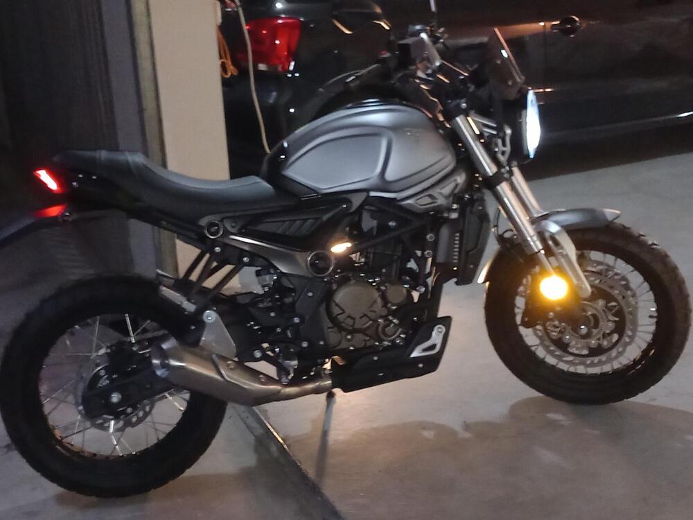 Voge Trofeo 300AC (2021 - 26) (6)