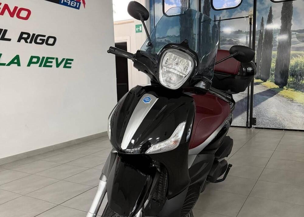 Piaggio Beverly 350 SportTouring ie ABS (2011 - 17) (2)